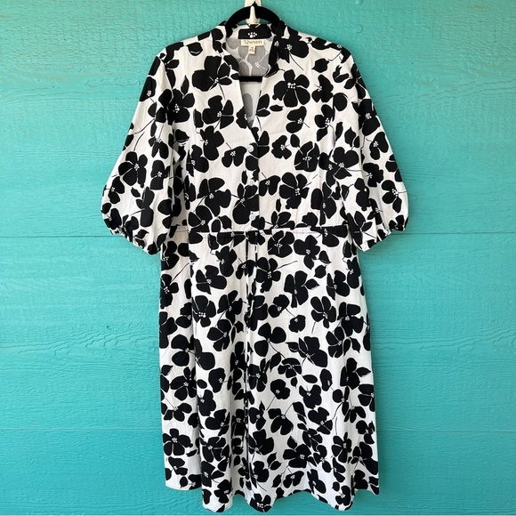 BLACK + WHITE FLORAL A-LINE LIGHTWEIGHT DRESS CINCH WAIST V-NECK SIZE 14 - Picture 3 of 9